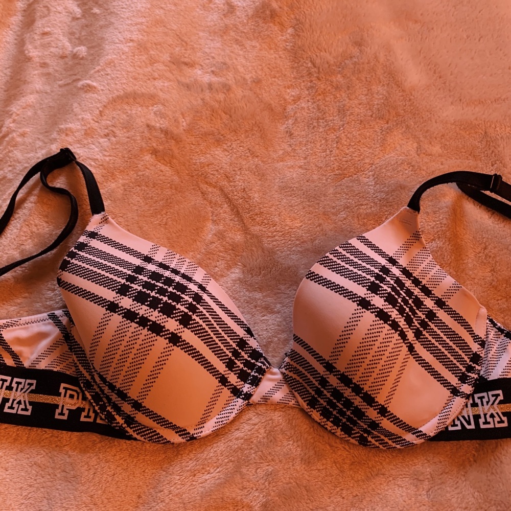 vs pink tshirt bra